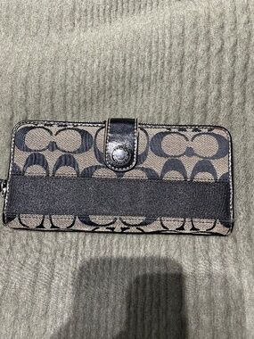 Coach Signature Stripe Zip Around Wallet | Black & Grey | Monogram